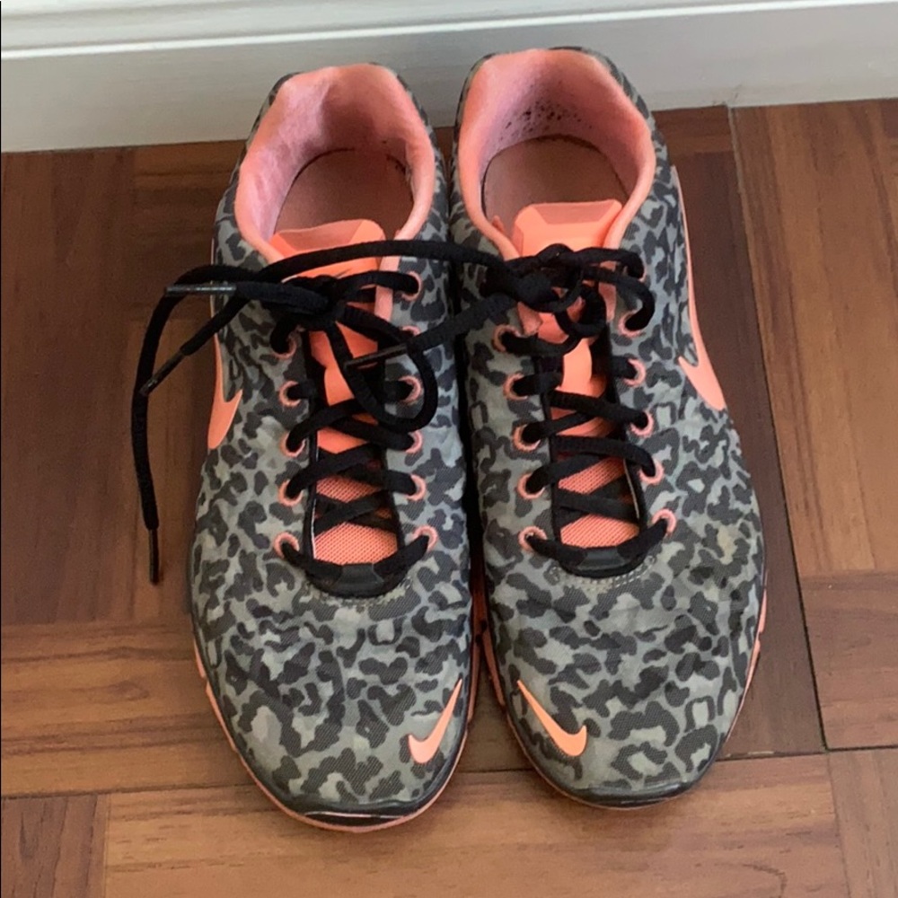Nike cheetah pink running shoes